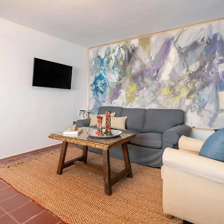 Ayma Zalea Real Holiday home *