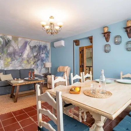 Ayma Zalea Real Holiday home